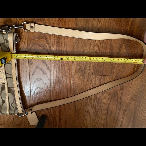 🔥COACH SIGNATURE CROSSBODY KHAKI/TAN  F19727🔥 - Picture 8 of 9